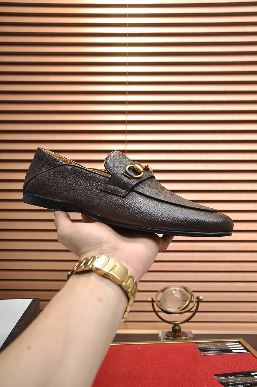 Men's shoes 💰520💶【GUCCI】 (High-end Niuli) New 🍀Gucci* - top version Gucci Peas shoes! Made of imported original cowhide, the inner top layer is comfortable cowhide lining! Original wear-resistant rubber outsole! High quality products! Code number 38-44!